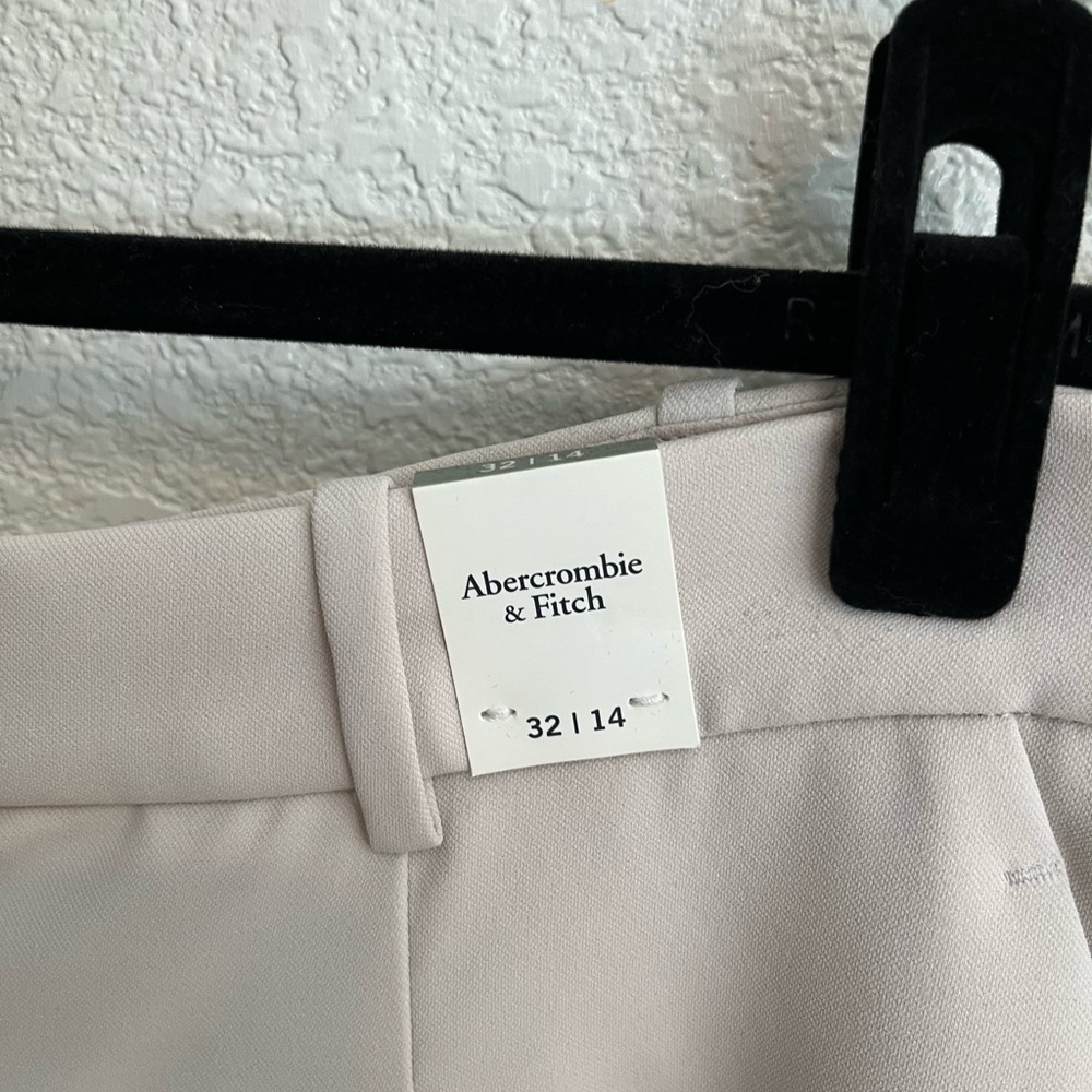 NWT - Abercrombie and Fitch Women's Cream Dress Shorts - Picture 2 of 5